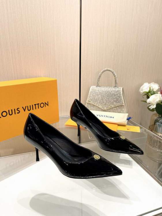 Picture of Louis Vuitton Shoes _SKULVsz35-417cmmnf037713596